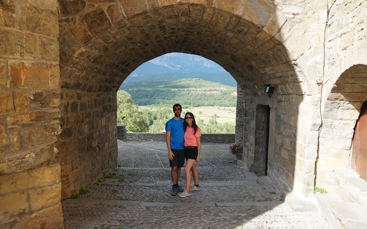 Arco medieval en el casco antiguo de Aínsa