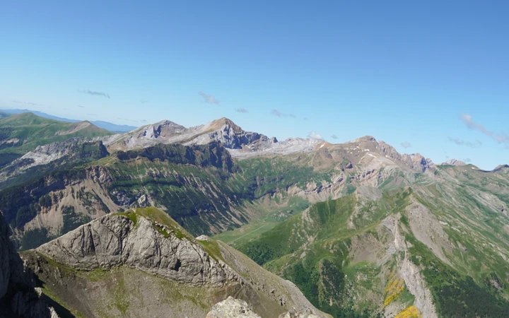 Vistas hacia la zona del Valle de Otal y Panticosa
