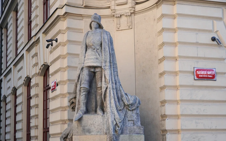 Estatua de uno de los protagonistas de una leyenda de Praga
