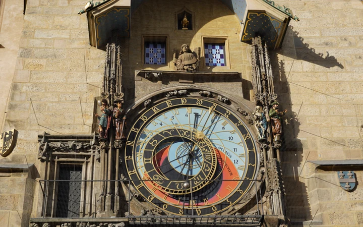 Reloj Astronómico en la torre del ayuntamiento viejo de Praga