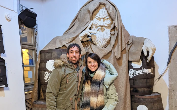 Entrada de una de las cervecerías de Praga del tour de la cerveza