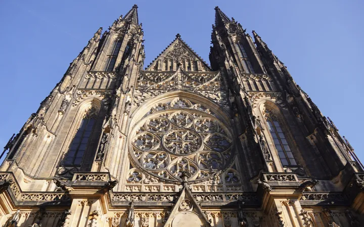 fachada de la Catedral de San Vito en Praga