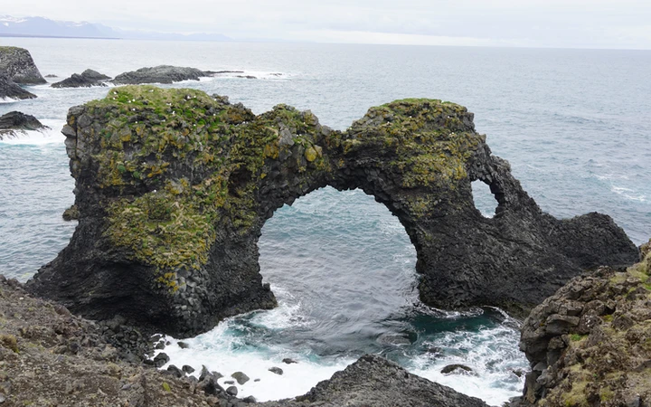 Arco de los acantilados de Arnarstapi