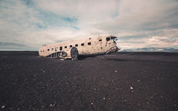 Avión DC-3 abandonado