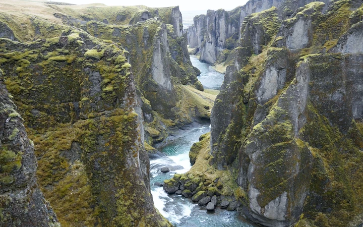 Cañón Fjadrárgljúfur desde uno de los miradores