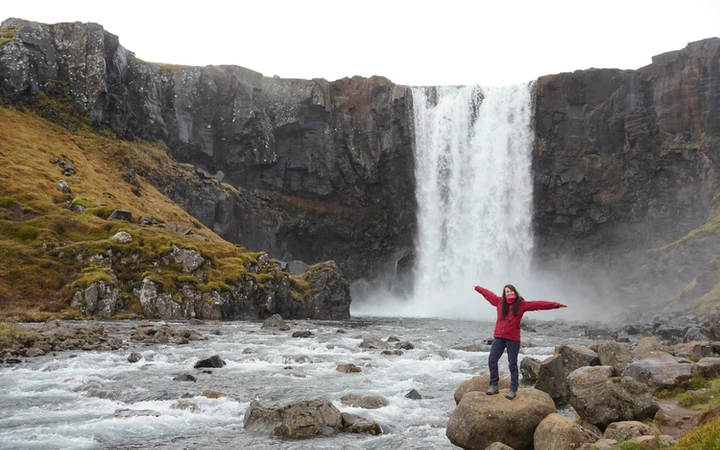 Cascada Gufufoss, una joya al pie de la carretera