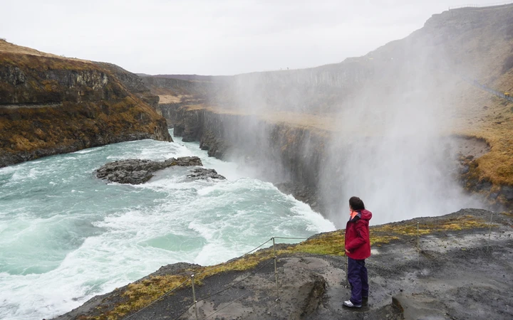Mirador intermedio de la catarata Gullfoss