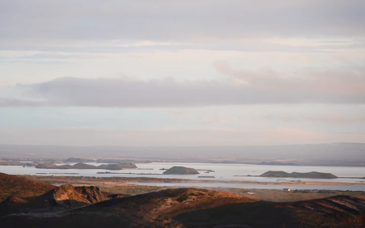 Vistas del Lago Myvatn al atardecer