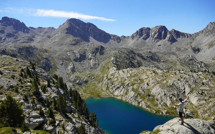 Vistas del ibón de Brazato Inferior en el Valle de Tena