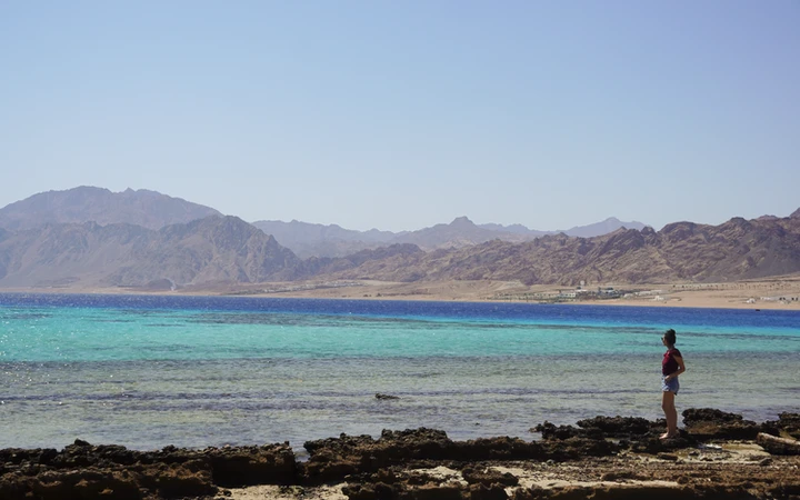 Vistas desde Dahab Lagoon del Mar Rojo