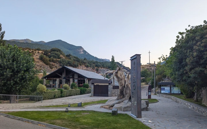 Puesto de información de la Cueva de la Guixas