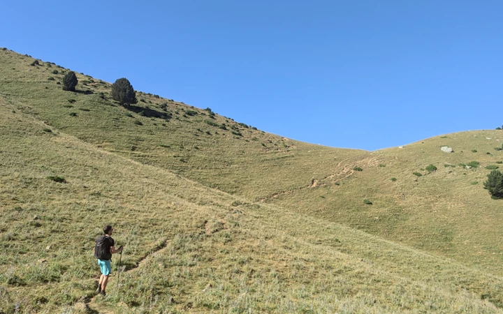 Tramo hacia el Collado de Bacún desde el refugio de La Espata