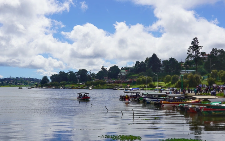 Qué ver en Nuwara Eliya: Lago Gregory