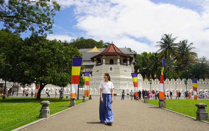 Exterior del Templo del Diente de Buda