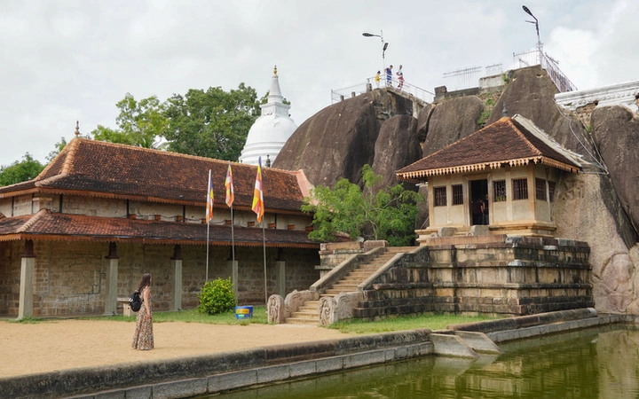 Templo Isurumuniya Vihara en la ciudad de Anuradhapura