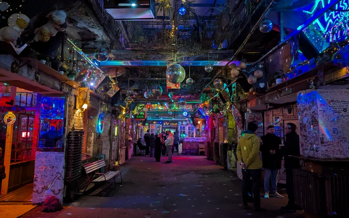 Szimpla Kert, el ruin pub más famoso de Budapest