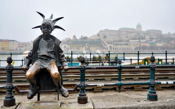 Princesita de Budapest y vistas del Castillo de Buda