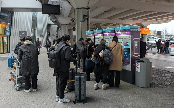 Maquinas para sacar los billetes del transporte público de Budapest