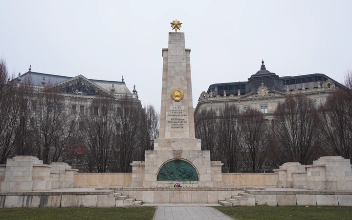Plaza de la Libertad en el centro de Budapest