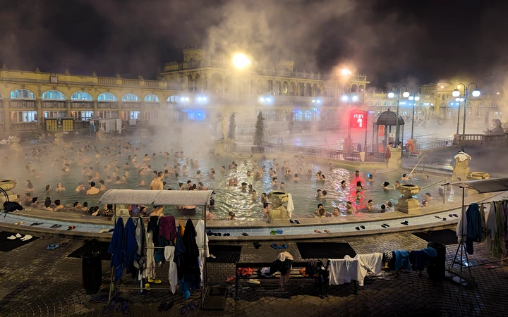 Piscina exterior de los Baños Széchenyi