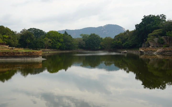 Estanque de aguas negras Kaludiya Pokuna