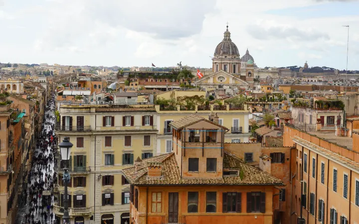 Vistas de Roma desde la parte alta de las escaleras de Plaza España