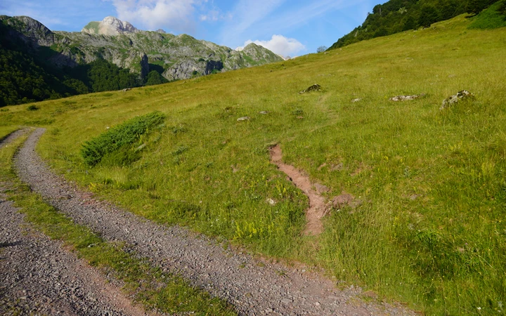 Atajos durante la subida para evitar la pista