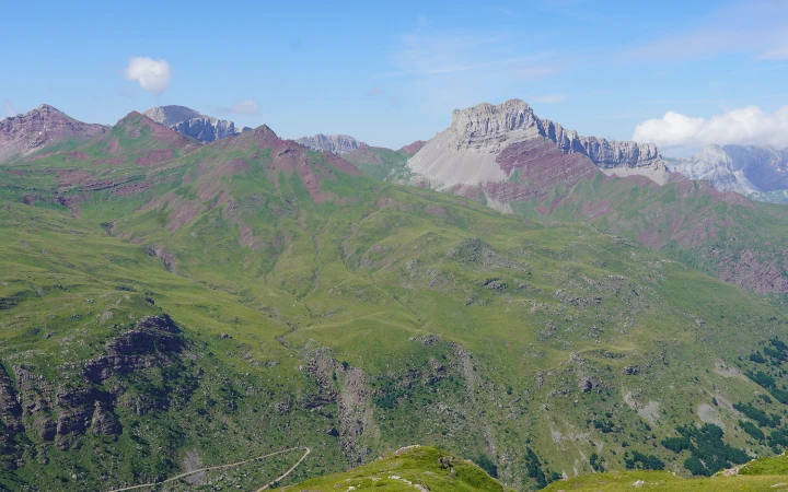 Vistas del Castillo de Acher desde el Col d´Arlet