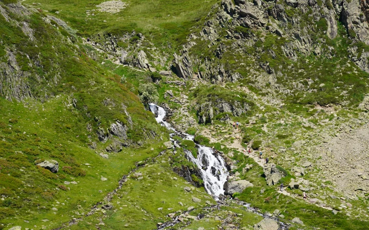 Cascada del barranco de los Lagos de Ayous