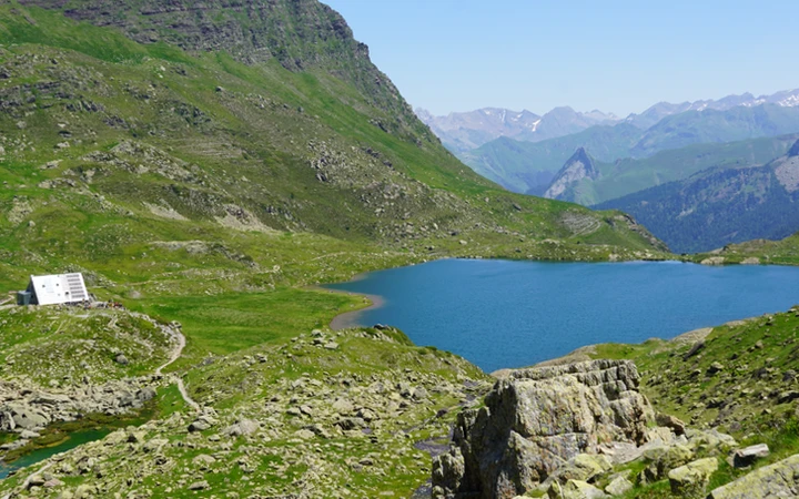 Vistas del refugio de Ayous junto al Lac Gentau