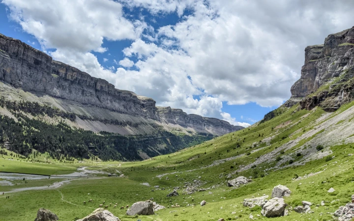 Camino de vuelta por el Circo de Soaso