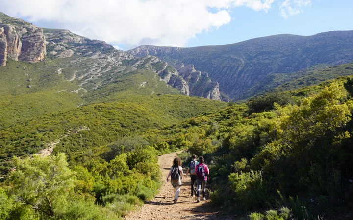 Camino desde el parking de San Martín de la Val d'Onsera