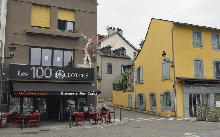 Restaurante Les 100 Culottes en el centro de Lourdes