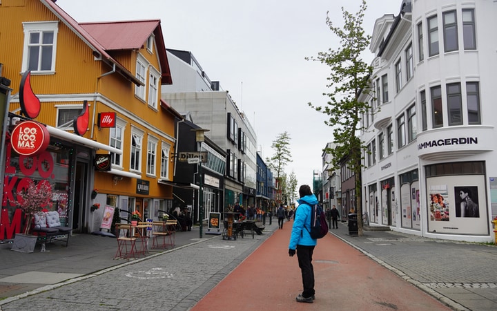 Qué ver en Reikiavik - Calle Laugavegur