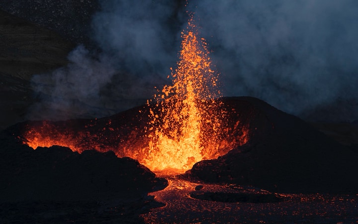 Lava de un volcán de Islandia