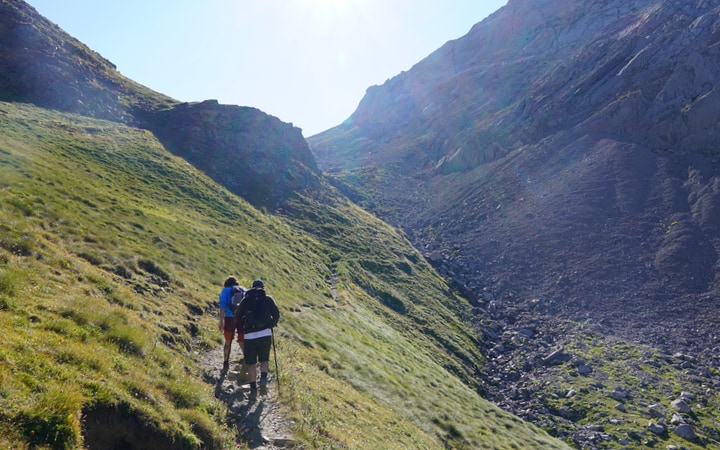 Camino tras tomar el desvío en el GR11