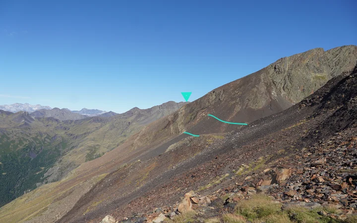 Caminos por la ladera para llegar al Gran Bachimala