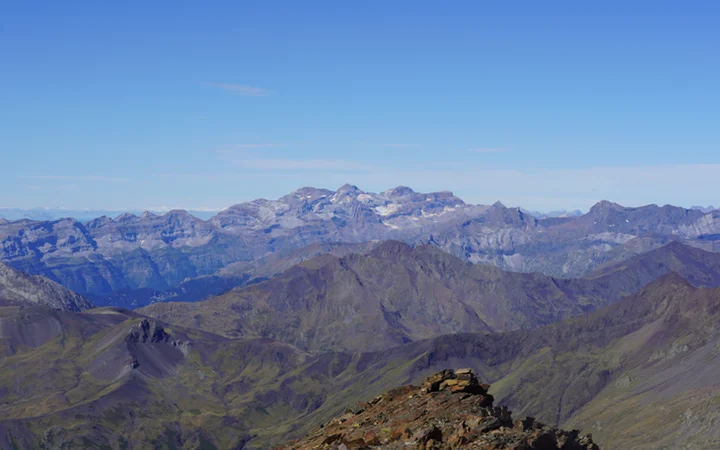 Vistas de Monte Perdido desde la cima del Gran Bachimala