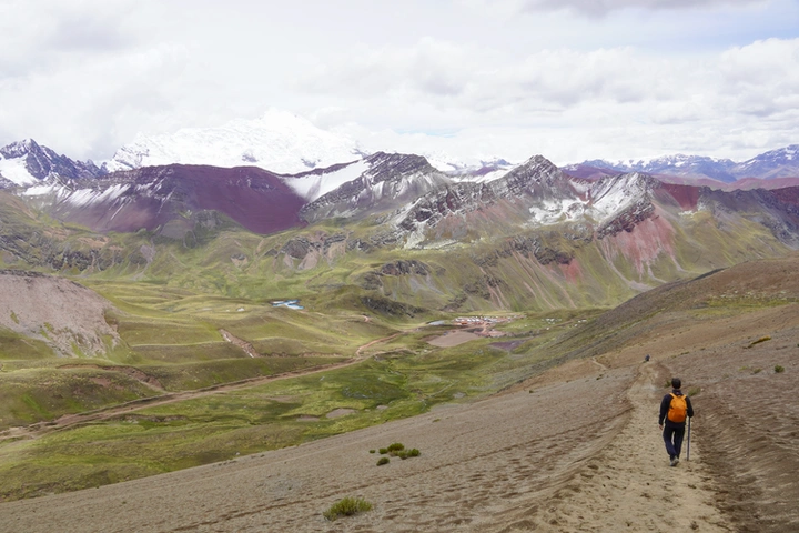 Bajada final al aparcamiento de Vinicunca