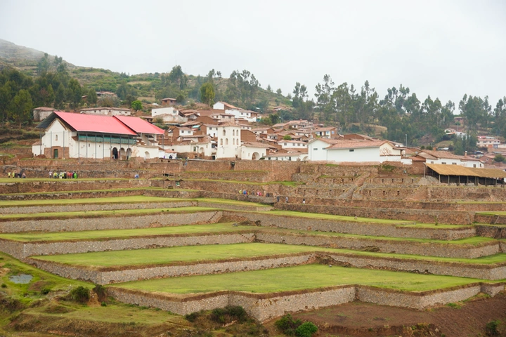 Vistas de Chinchero y su recinto arqueológico