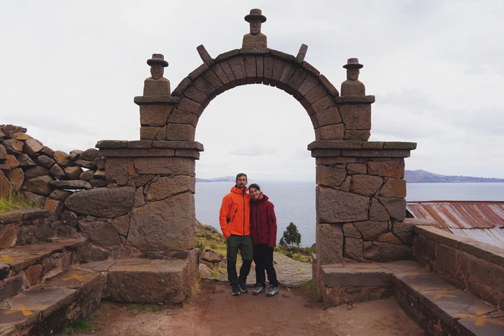 Puerta de piedra inca en Amantaní