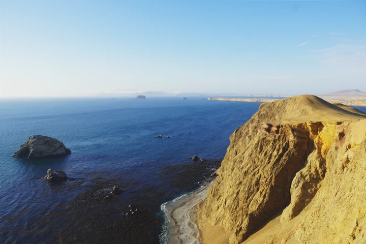 Acantilados de la Reserva Nacional de Paracas