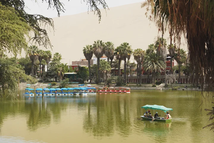 Lago del Oasis de Huacachina en Ica