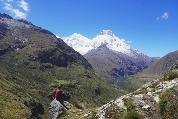 Vistas de las montañas de la Cordillera Blanca de Perú