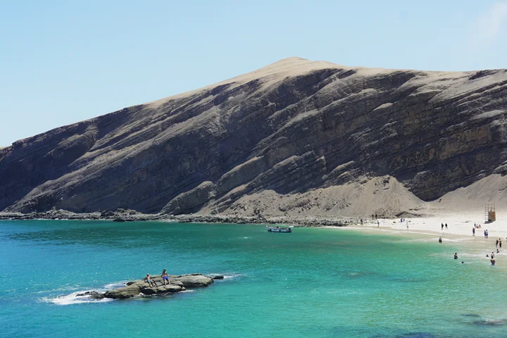 Playa de La Mina en la Reserva Nacional de Paracas