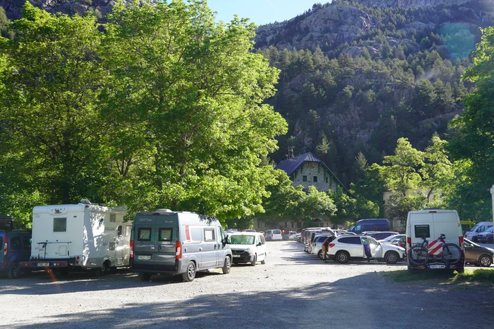 Aparcamiento del Refugio de Piedra en Panticosa