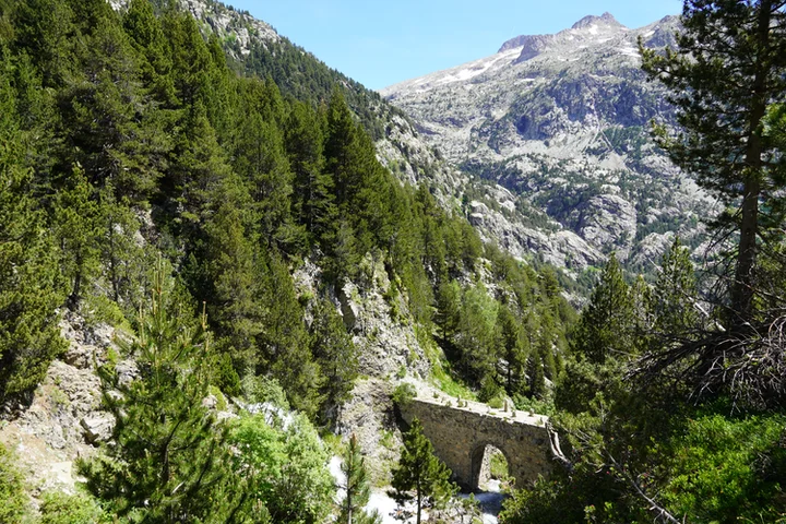 Vistas del primer puente del Barranco de Argualas