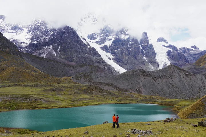 Laguna Oqe Qocha con vistas al Nevado de Ausangate