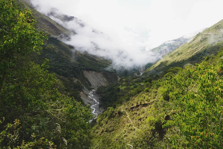Paisaje en el inicio de la ruta a la Laguna Humantay