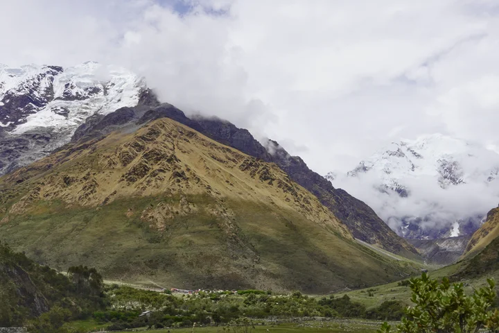 Vistas del nevado Salkantay a la derecha
